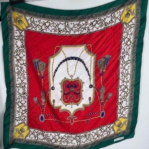 SUNKYUNG SA scarf. Royalty theme. Red green